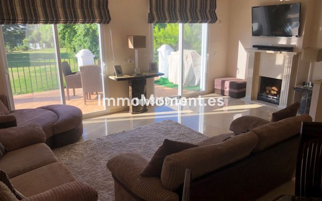 Resale - Villa - Estepona - Benamara