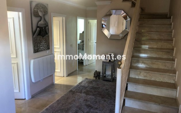 Resale - Villa - Estepona - Benamara