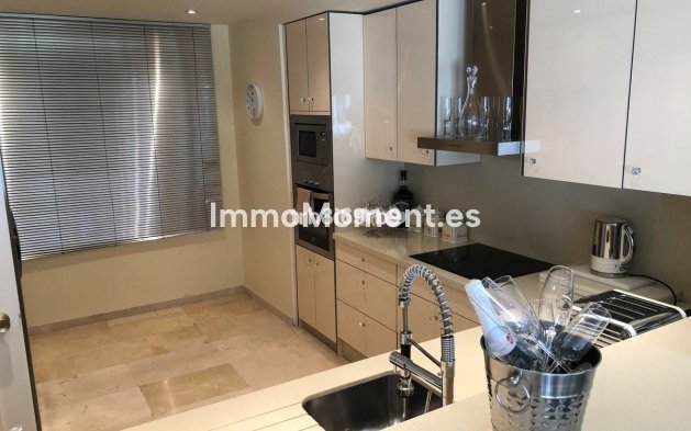 Resale - Villa - Estepona - Benamara