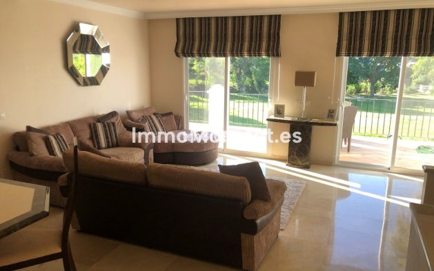 Resale - Villa - Estepona - Benamara