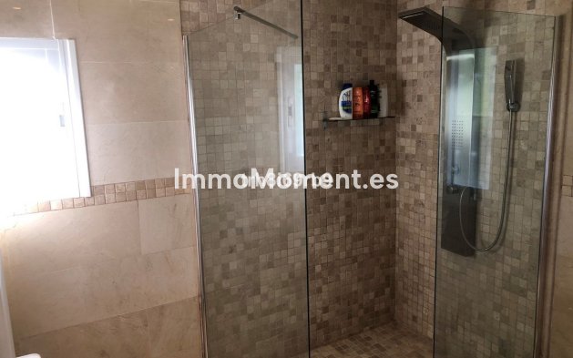 Resale - Villa - Estepona - Benamara