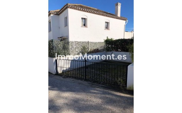 Resale - Villa - Estepona - Benamara