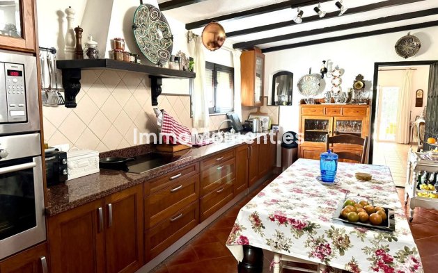 Bestaande woning - Villa - Estepona  - New Golden Mile