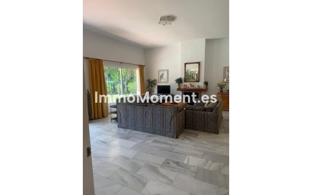 Resale - Villa - Estepona - Benamara