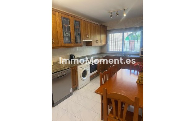 Resale - Villa - Estepona - Benamara
