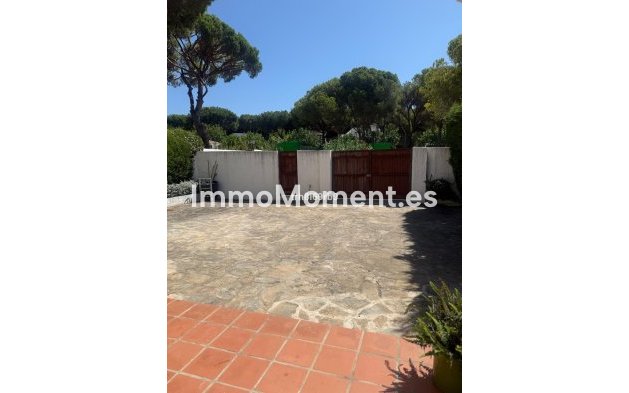 Resale - Villa - Estepona - Benamara