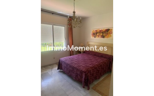 Resale - Villa - Estepona - Benamara