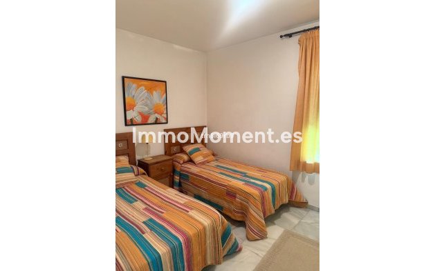 Resale - Villa - Estepona - Benamara