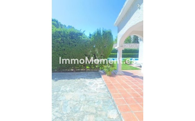 Resale - Villa - Estepona - Benamara