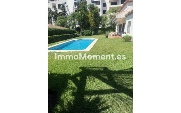 Resale - Villa - Estepona - Benamara
