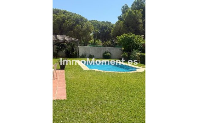 Resale - Villa - Estepona - Benamara