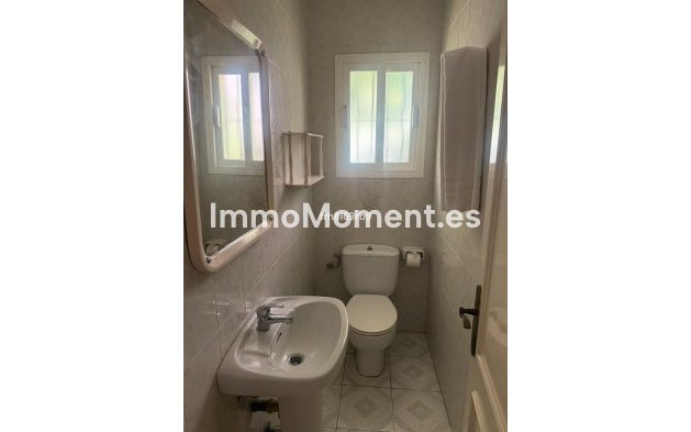 Resale - Villa - Estepona - Benamara
