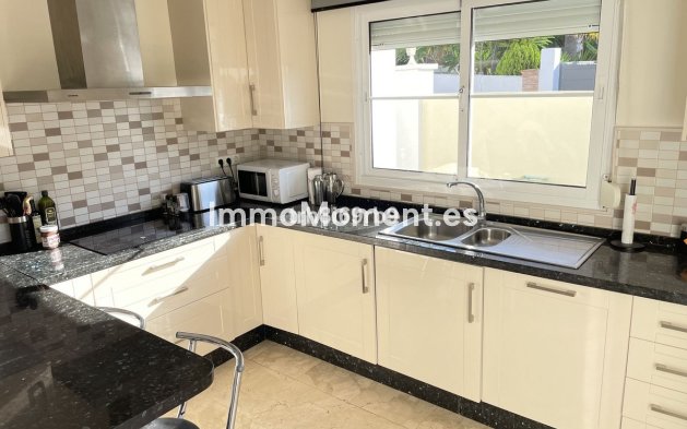 Resale - Villa - Estepona - New Golden Mile