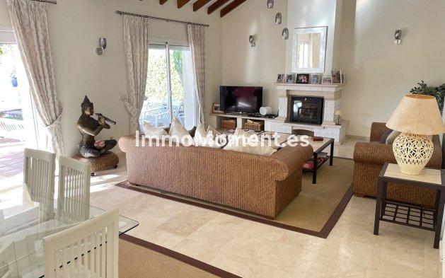Resale - Villa - Estepona - New Golden Mile