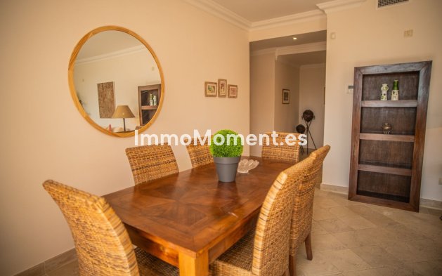 Resale - Apartment - Estepona - Cancelada