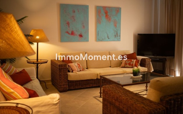 Resale - Apartment - Estepona - Cancelada