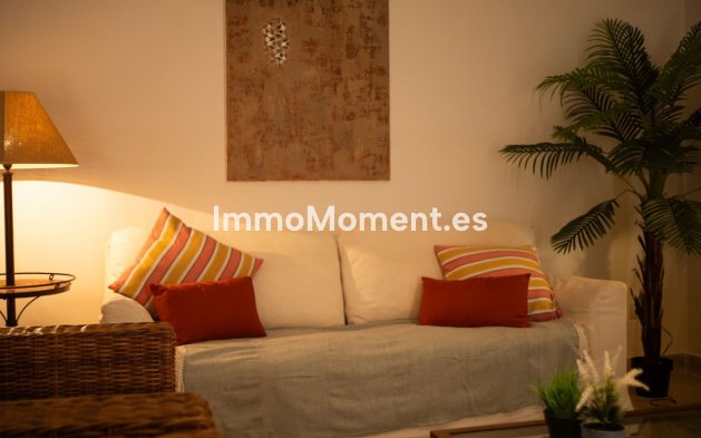 Resale - Apartment - Estepona - Cancelada
