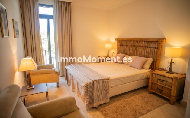 Resale - Apartment - Estepona - Cancelada