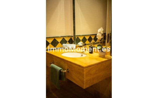 Resale - Apartment - Estepona - Cancelada