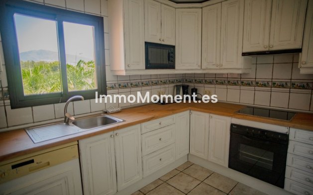 Resale - Apartment - Estepona - Cancelada