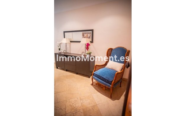 Resale - Apartment - Estepona - Cancelada