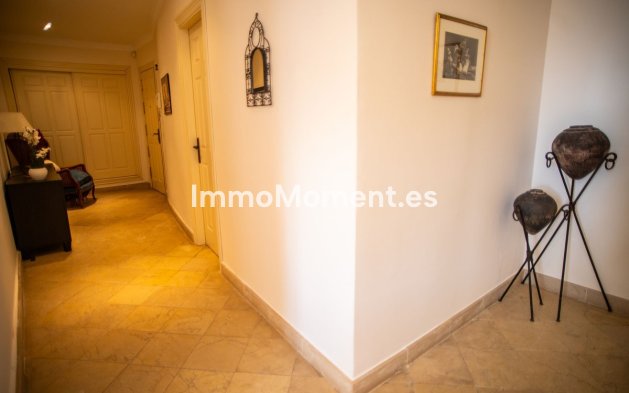 Resale - Apartment - Estepona - Cancelada