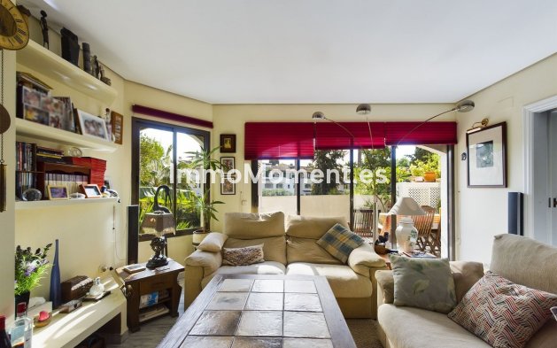 Resale - Apartment - Marbella - Elviria