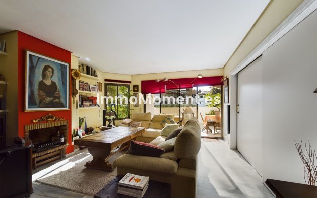 Resale - Apartment - Marbella - Elviria