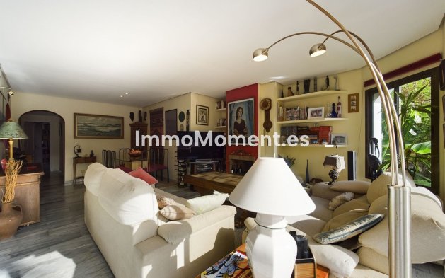 Resale - Apartment - Marbella - Elviria