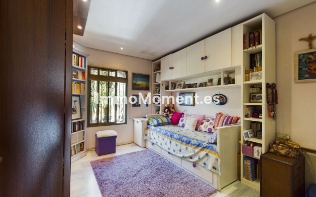 Resale - Apartment - Marbella - Elviria