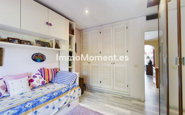 Resale - Apartment - Marbella - Elviria