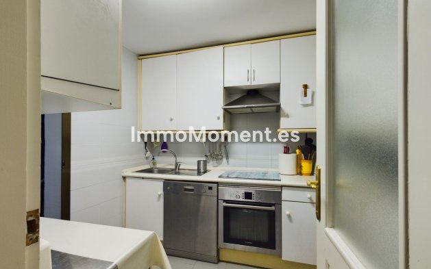 Resale - Apartment - Marbella - Elviria