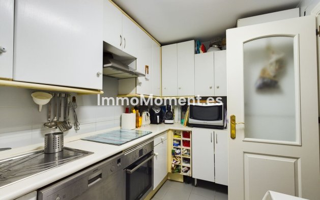 Resale - Apartment - Marbella - Elviria