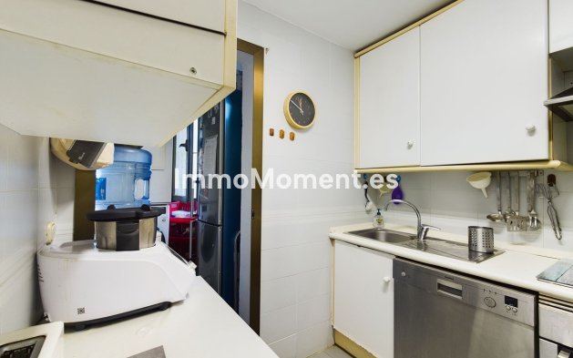 Resale - Apartment - Marbella - Elviria