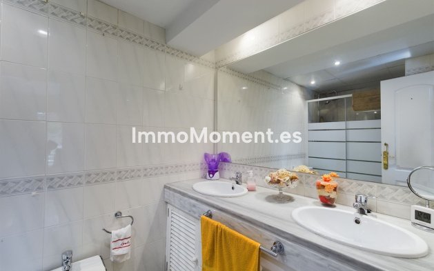 Resale - Apartment - Marbella - Elviria