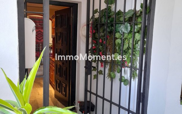 Resale - Apartment - Marbella - Elviria