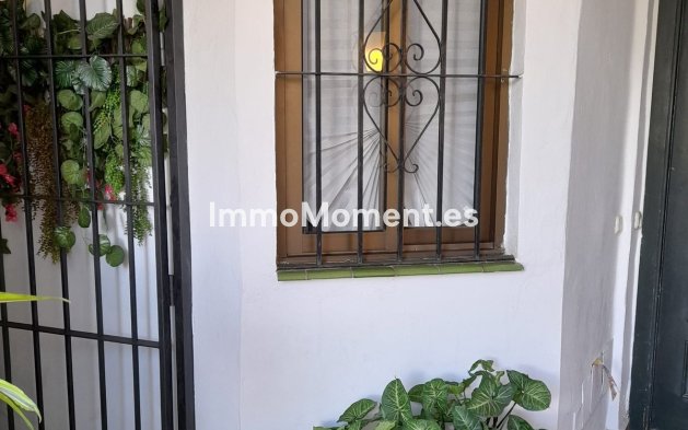 Resale - Apartment - Marbella - Elviria