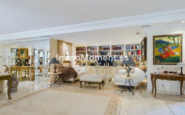 Resale - Villa - Marbella - Nueva Andalucía