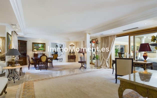 Resale - Villa - Marbella - Nueva Andalucía