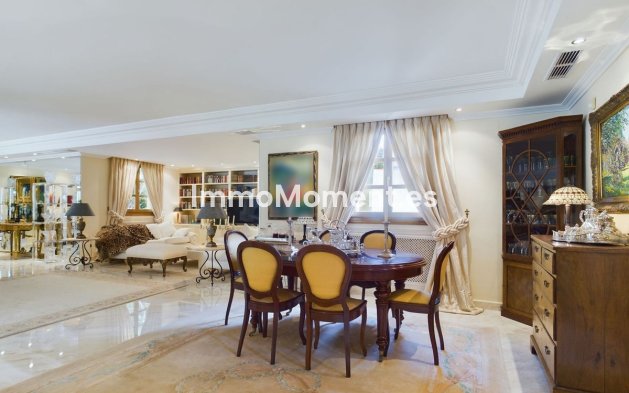 Resale - Villa - Marbella - Nueva Andalucía