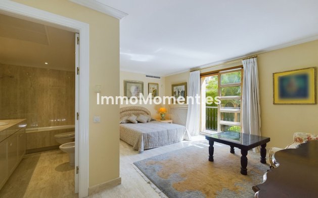 Resale - Villa - Marbella - Nueva Andalucía