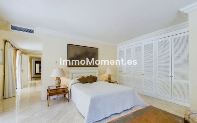 Resale - Villa - Marbella - Nueva Andalucía