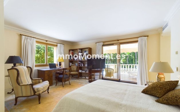 Resale - Villa - Marbella - Nueva Andalucía