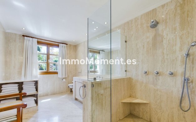 Resale - Villa - Marbella - Nueva Andalucía