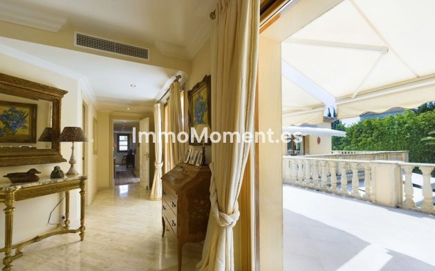 Resale - Villa - Marbella - Nueva Andalucía