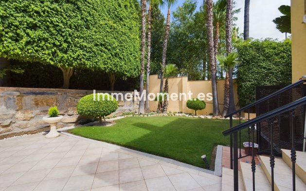 Resale - Villa - Marbella - Nueva Andalucía