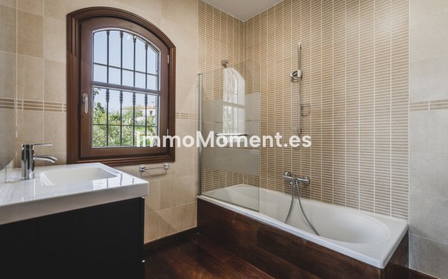 Bestaande woning - Villa - Estepona  - Estepona Centro