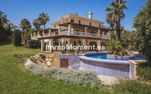 Bestaande woning - Villa - Estepona  - Estepona Centro