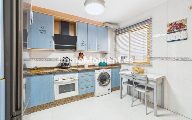 Wiederverkauf - Wohnung - Estepona  - Estepona Centro