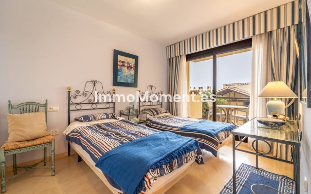 Resale - Apartment - Benahavís - Los Arqueros
